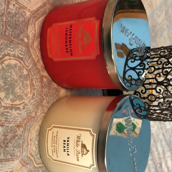 **SOLD** Bath and BodyWorks white Barn Candles - Picture 3 of 9